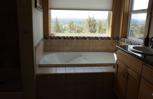 Bend House | Quiet hobby farm in beautiful Tumalo