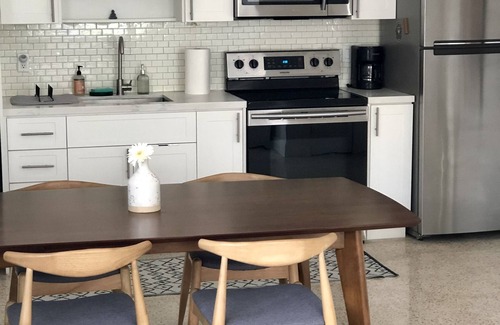 Little Haiti House | Quiet home near Design District and Wynwood.