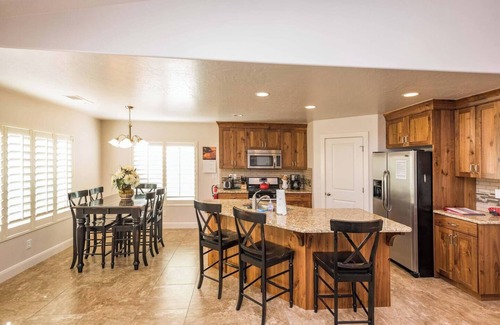 La Verkin House | Quiet Home Near Zion - Wifi - Self Checkin/Out - Outdoor Fire Pit & Grill