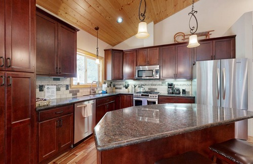 Truckee House | Quiet home with hot tub, grill, & fireplace - near bike path & pool