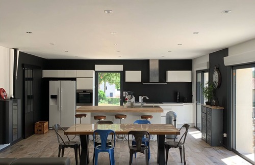 Evenos House | Quiet house