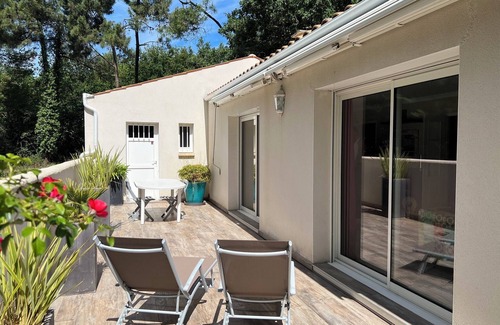 Le Chateau-d'Oleron House | Quiet house with terrace and nature – Île d’Oléron, close to beaches and bike rides