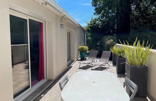 Le Chateau-d'Oleron House | Quiet house with terrace and nature – Île d’Oléron, close to beaches and bike rides