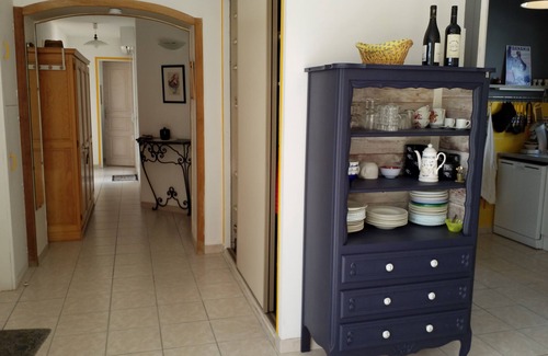 Le Chateau-d'Oleron House | Quiet house with garden