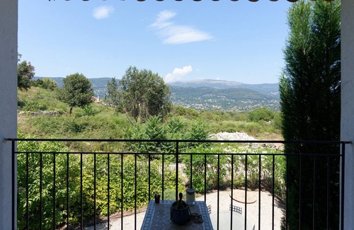 Peymeinade Villa | quiet house with garden and swimming pool between the sea and the mountain