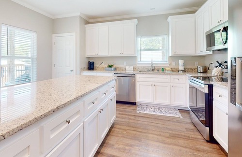 Dauphin Island House | Quiet island hideaway with deck, grill, & central AC - near beach, golf & dining