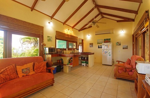 Pavones House | Quiet Jungle House - Just Minutes from Beaches!