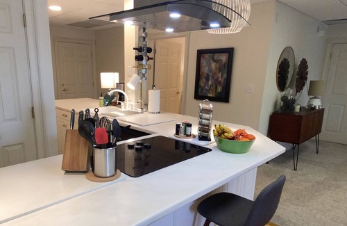 Sharpsburg House | Quiet Lakefront Convenience