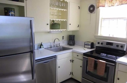 South Yarmouth House | Quiet Lakefront Retreat on Follin's Pond with access to Bass River and Beyond!