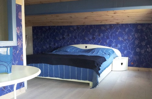 Montfermier House | Quiet large detached holiday home for 6 people with swimming pool