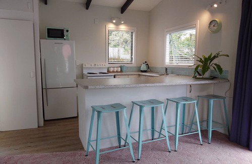 Whitianga House | Quiet little batch just 5min walk from shops