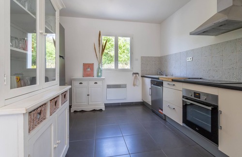 Moulezan House | Quiet little Garrigue paradise with private pool, 3 bedrooms and air conditioning throughout