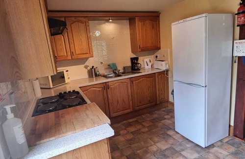 Llanfihangel Tal-y-llyn House | Quiet location, 4 bedroom, 4 bath, barn, six miles Brecon. Dog friendly.