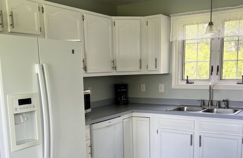 Matunuck House | Quiet location -Great for Families- walk to Beach/ ice cream