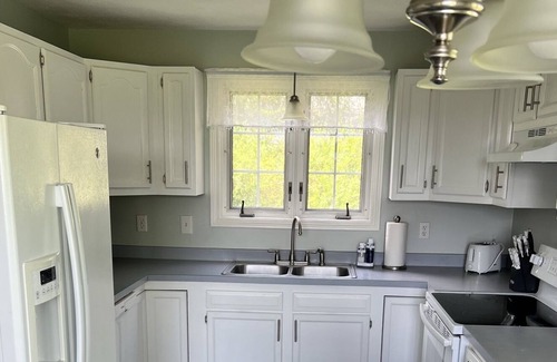 Matunuck House | Quiet location -Great for Families- walk to Beach/ ice cream