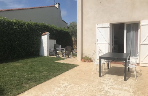 Saint-Cyprien House | Quiet location with garden, bicycles, wifi