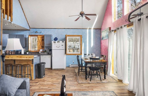 Basye Ski Chalet | Quiet Loft Chalet near Bryce w/Hot Tub & Fire Pit