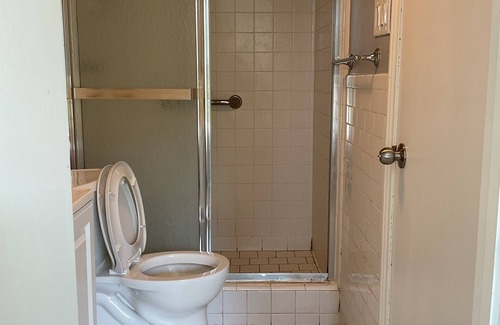 Lakeway Apartment | Quiet master room with private bath