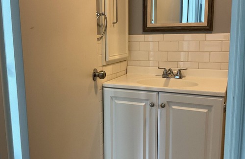 Lakeway Apartment | Quiet master room with private bath