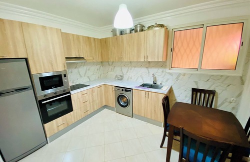 Mouassine Apartment | Quiet modern apartment in Guéliz with parking and wifi