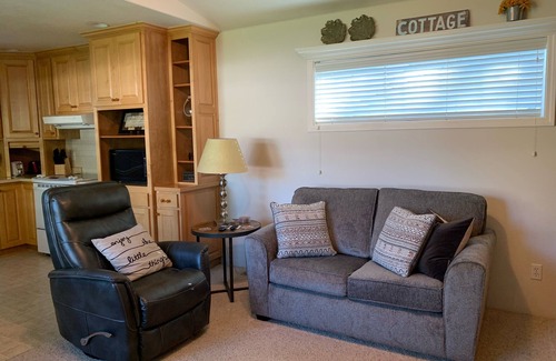 Medford Cottage | Quiet, Modern, Cottage