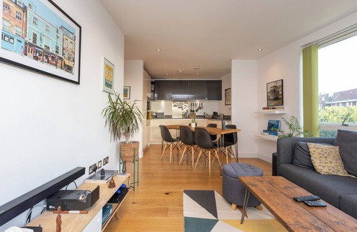East Walworth Apartment | Quiet modern flat close to Londons top attractions