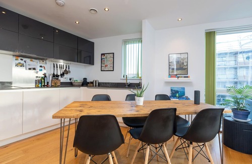 East Walworth Apartment | Quiet modern flat close to Londons top attractions