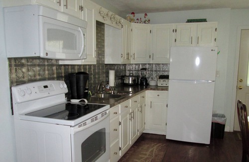South Deerfield Apartment | Quiet Neighborhood, For Bird Lovers