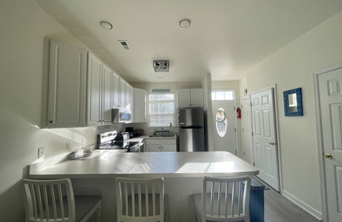 Frankford House | Quiet Neighborhood 2BR Townhouse 1.5 miles to beach