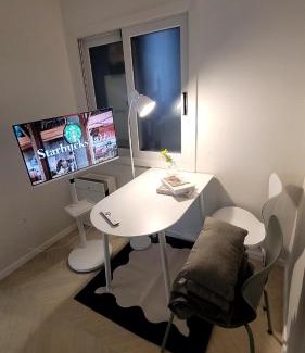 Seogang-dong Apartment | Quiet Nest 7 Minutes from Hongdae