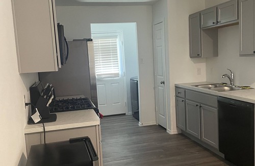 Porter House | Quiet new construction home on culdesac street