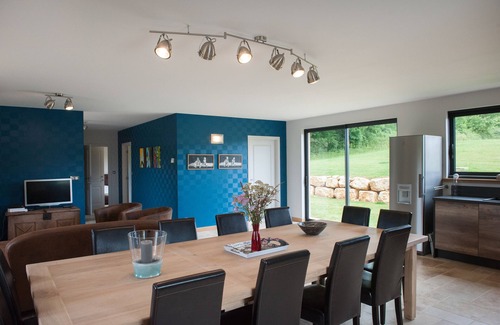Sergeac House | Quiet new house with character, private heated pool