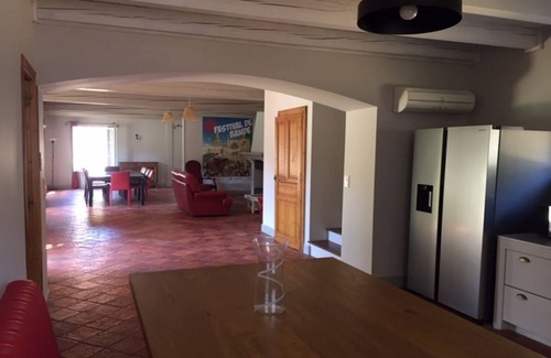 Pujaut Villa | Quiet, non-isolated pool villa