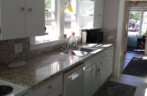 Old Orchard Beach Apartment | Quiet Ocean Breeze Cottage
