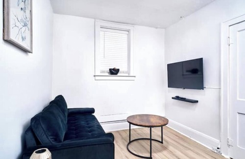 Bridgeview Apartment | Quiet One Bedroom Apartment within walking distance of the University