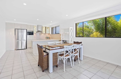 Palm Beach Apartment | Quiet Palm Beach hideaway, your perfect coastal escape!