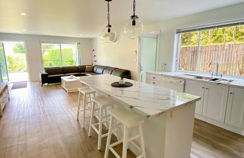 Mona Vale House | Quiet Park Retreat MonaValeBeach