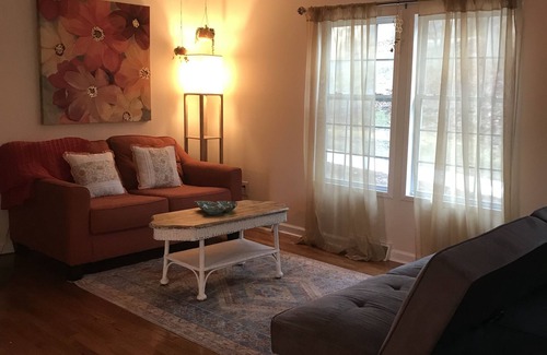 Ironto House | Quiet & Peaceful 3 Bedroom Home Among The Trees