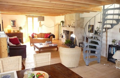 Ruch House | Quiet, peaceful, house for two, near St-Emilion. Private pool. WiFi.