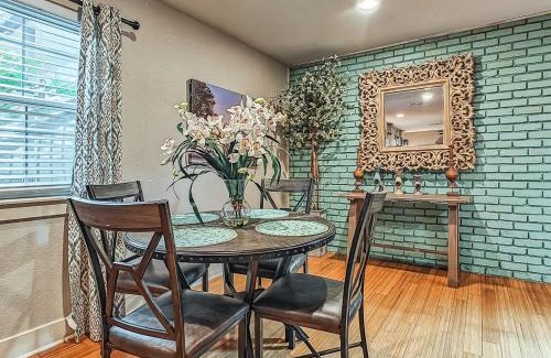 Plaza Westport House | Quiet Plaza Two bedroom 2 Bathroom