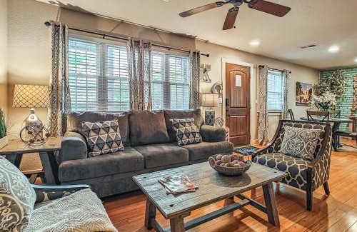 Plaza Westport House | Quiet Plaza Two bedroom 2 Bathroom