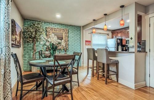 Plaza Westport House | Quiet Plaza Two bedroom 2 Bathroom
