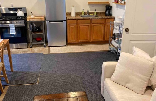 South Redondo House | Quiet , Private, Clean, & Comfortable Guest Housenn