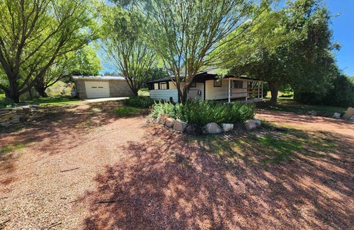 Orderville Cottage | Quiet Private Cottage near ZION - Pet-Friendly ~ Tesla/EV Charger
