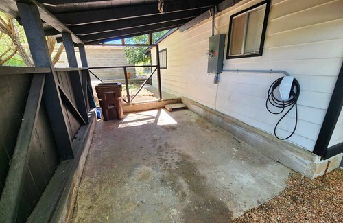 Orderville Cottage | Quiet Private Cottage near ZION - Pet-Friendly ~ Tesla/EV Charger