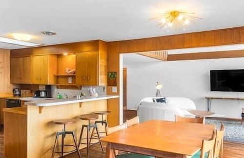 Freeland House | Quiet, private & peaceful beach house