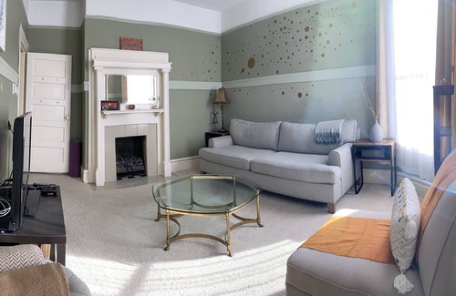 Downtown San Francisco Apartment | Quiet & private retreat in the heart of downtown SF, centrally located in SOMA.