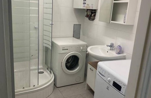 Simmering Apartment | Quiet Private Room | Central Shared Flat
