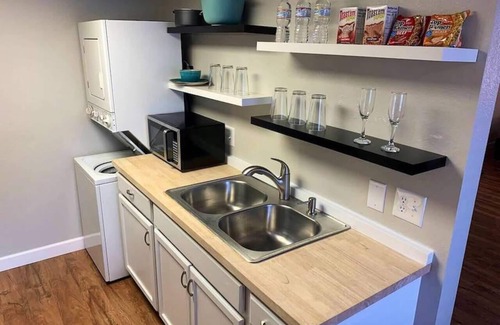 Clovis Condo | Quiet Professional- Clean, Quiet, Convenient-Clovis, NM