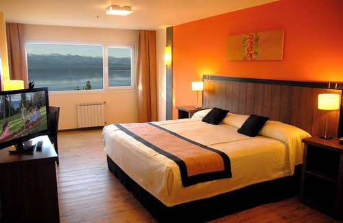 San Carlos de Bariloche Hotel | Quiet Room with Scenic Lake Views Perfect for Relaxation and Exploration